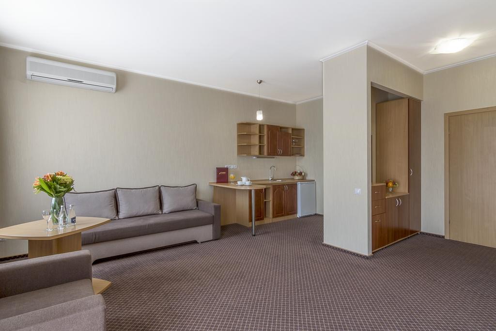 Mariot Medical Center Hotel トラスコヴェッツ エクステリア 写真